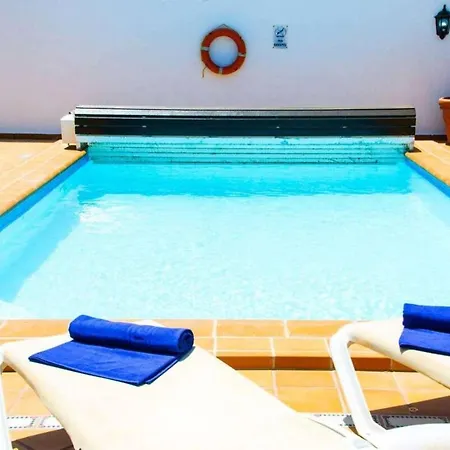 Conil فيلة
